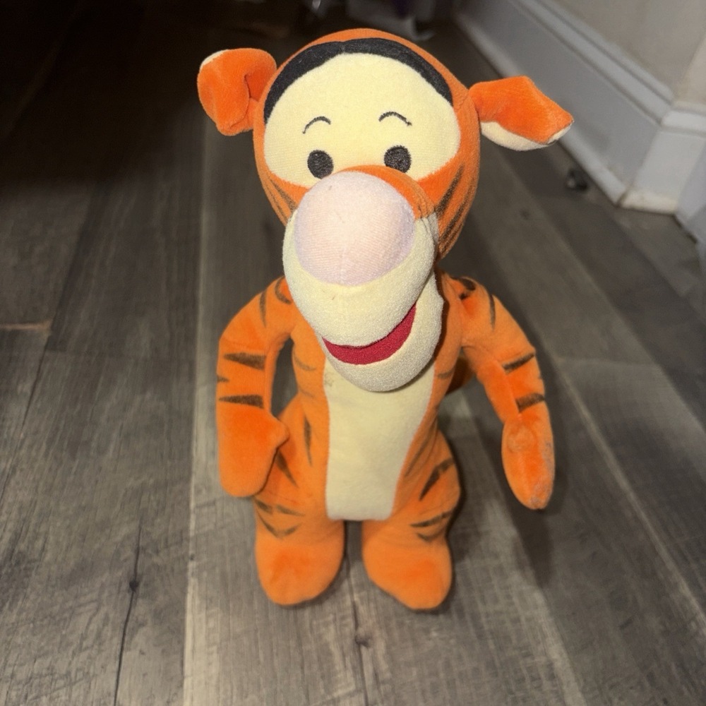 Fisher Price Tigger Disney Plush Winnie the Pooh 10" Stuffed Animal